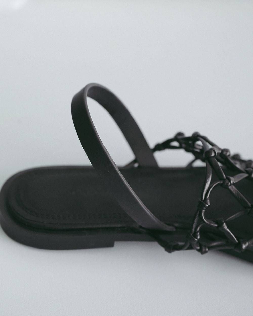 フラットシューズサンダル (ブラック) Braid Flat Shoes (Black) / 27SS