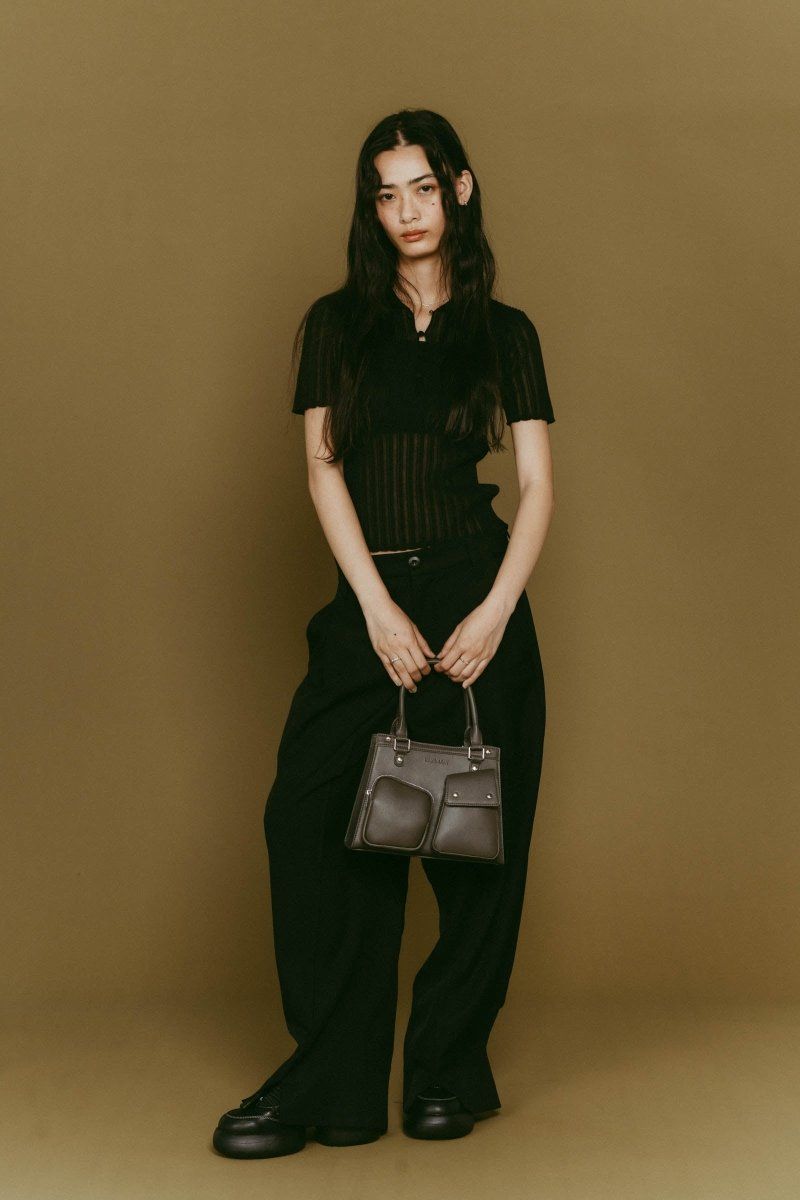 multi pocket hand bag / マルチポケットハンドバッグ (チャコール)