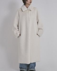【先行予約】【26TH-13】ムートン調スムースファーロングコート (ホワイト) Mouton Like Smooth Fur Long Coat (White) /  エコファー  /  フェイクファー 【受注期間6/14 23:59まで】