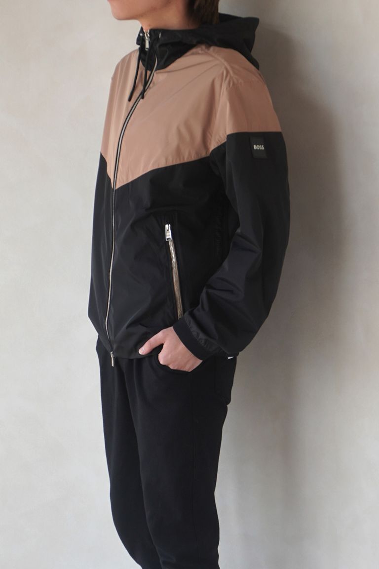 176cm 64kg 着用:46