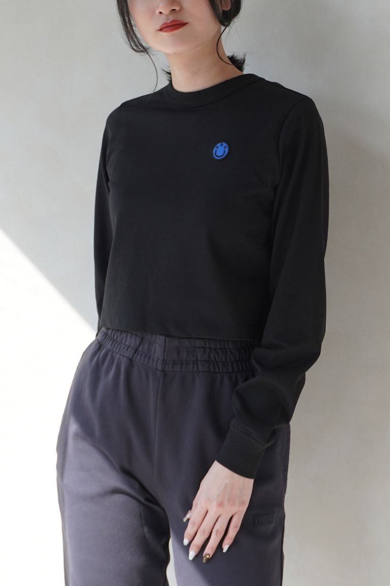 163cm 着用:XS (自然光)