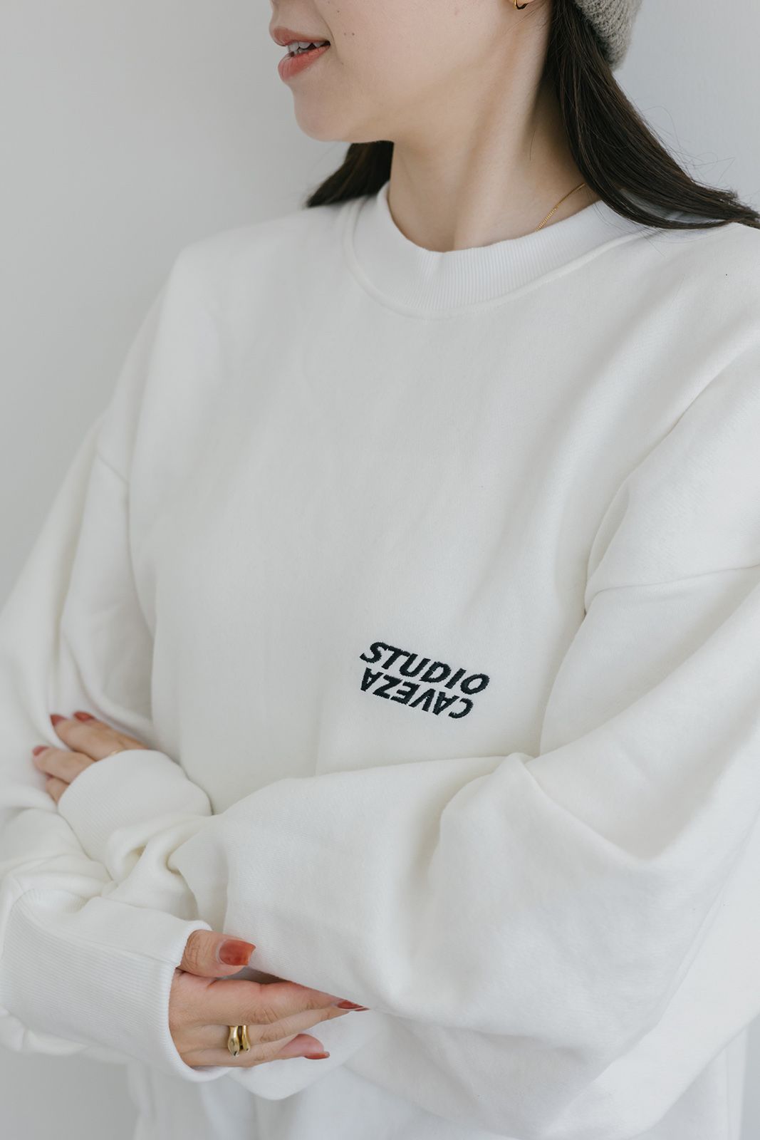 【再販売】STUDIO CAVEZA スウェットトップス (ホワイト)