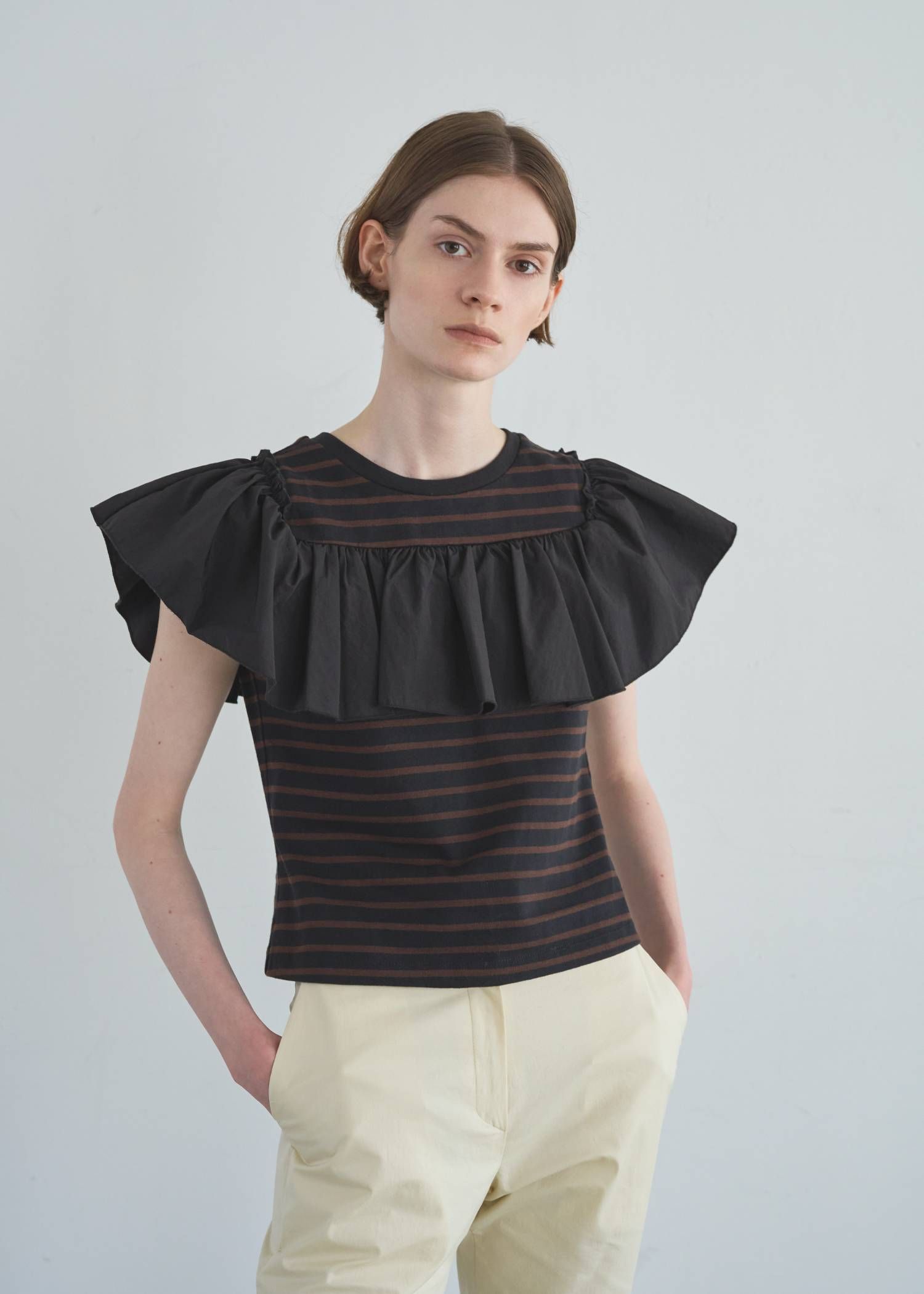ショルダーフリル ボーダートップス (ブラック) convertible shoulder frill border tops (Black) /  26SS