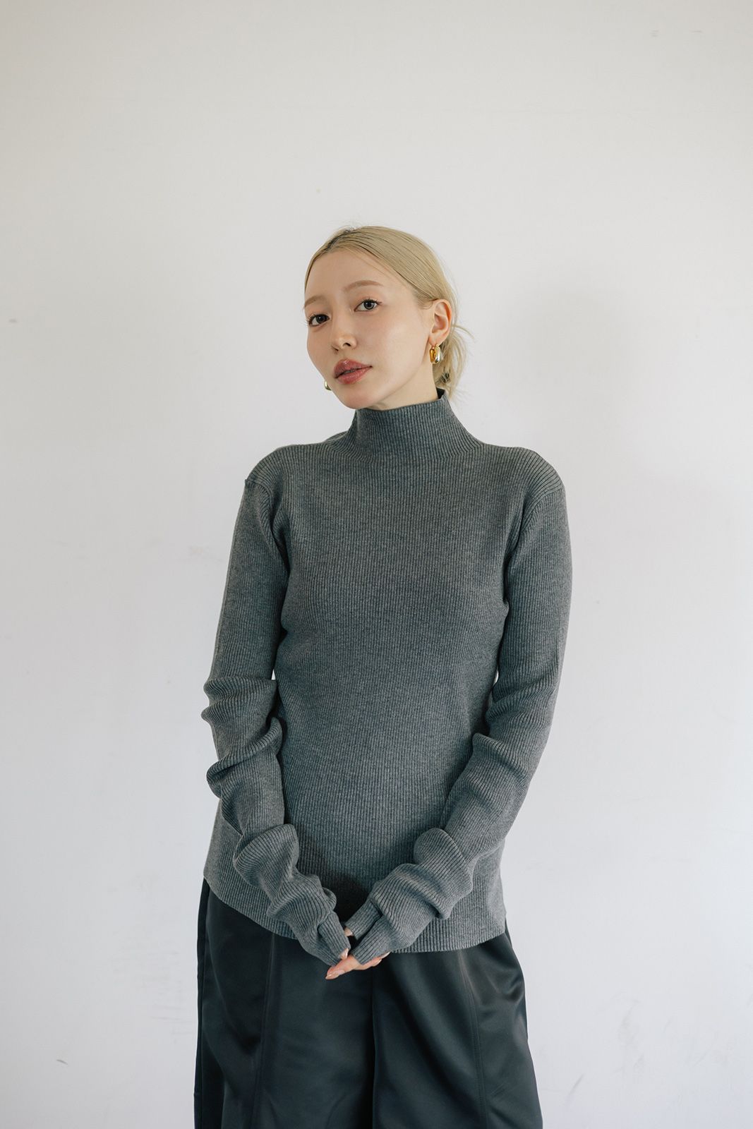 ハンドウォーマーリブトップス (グレー) Hand warmer ribbed top (Gray) / 26AW