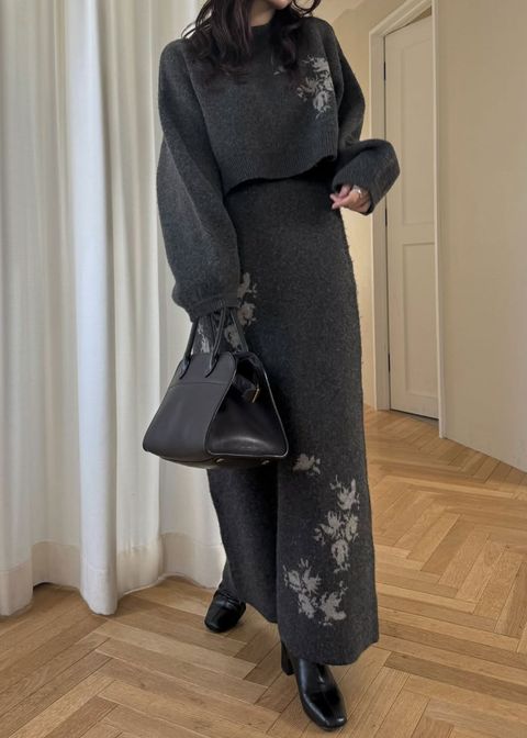 flower jacquard pencil knit SK / フラワージャガード ペンシルニットスカート (チャコール) / 25AW /