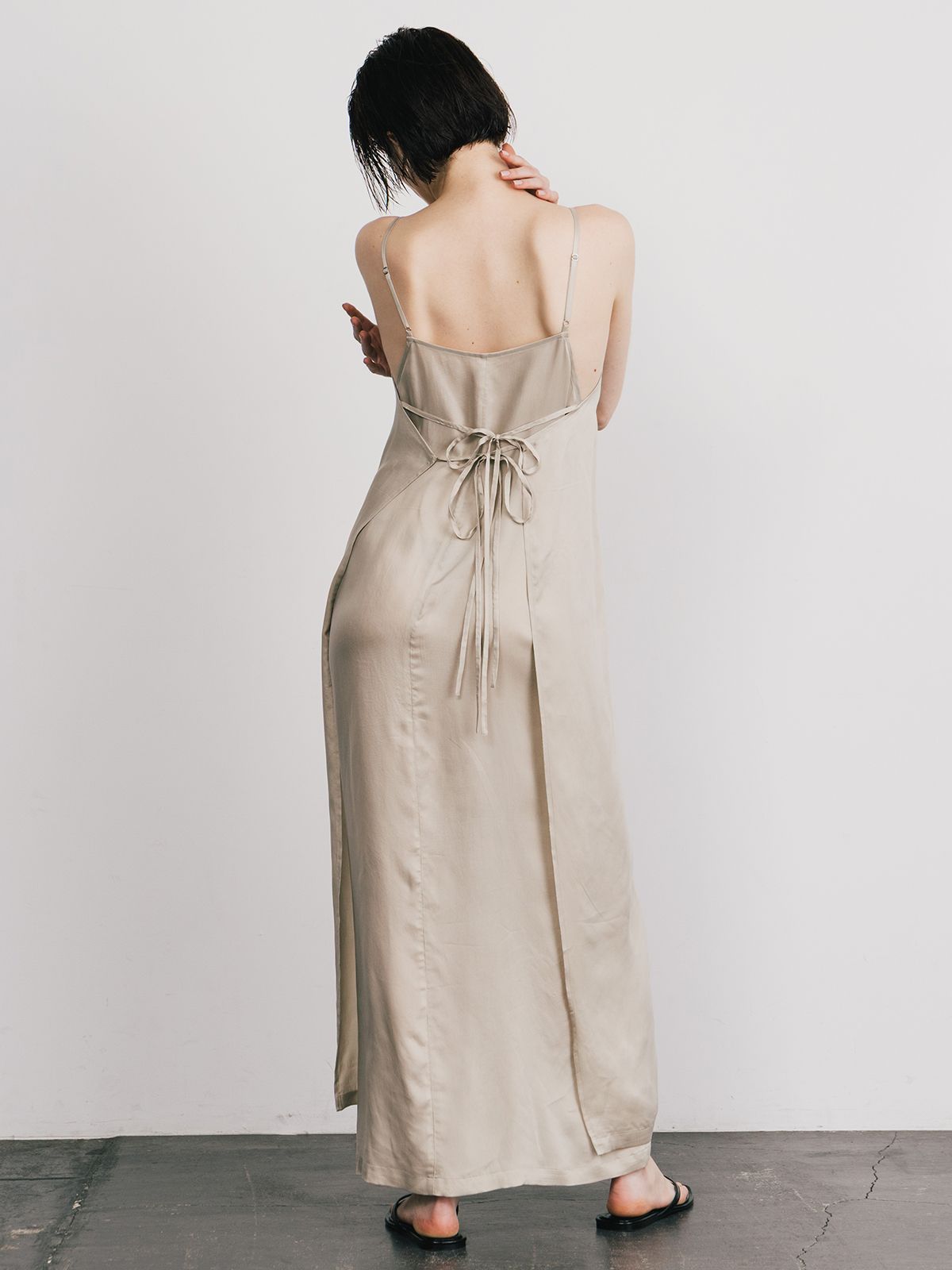 【25SS】CUPRO MANDARIN DRESS / マンダリンドレス (ライトベージュ)