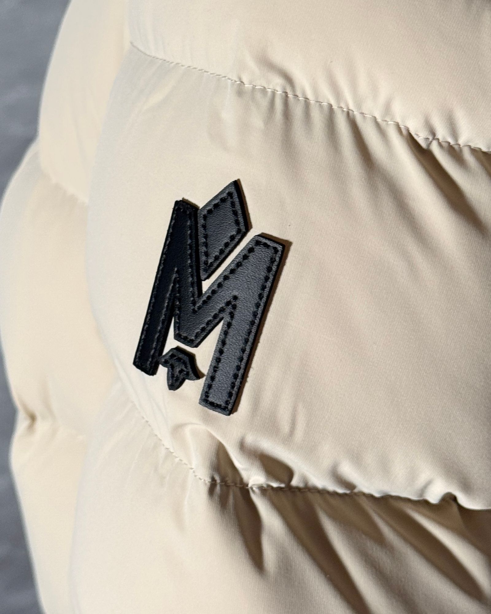 【2025AW】CALLA-BX / ファー付きストレッチダウンコート (トレンチ) / レディース