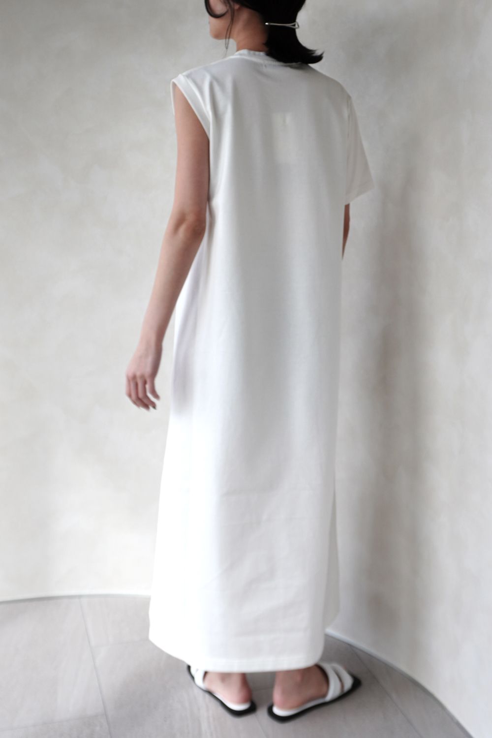 REFINA SLIT DRESS / リフィナスリットドレス (オフホワイト)