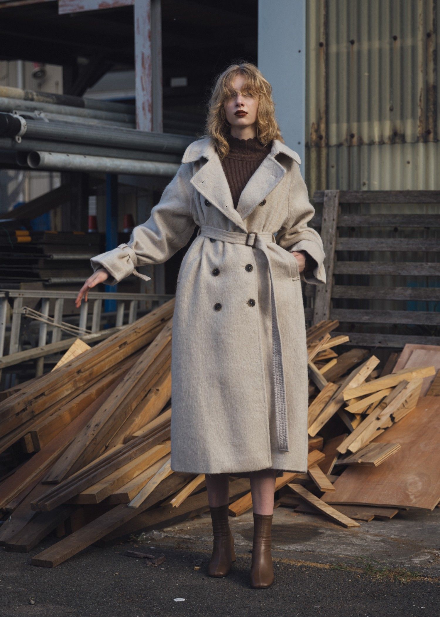 shaggy volume sleeve trench long coat / シャギー トレンチコート (ミルクティー) / 25AW /