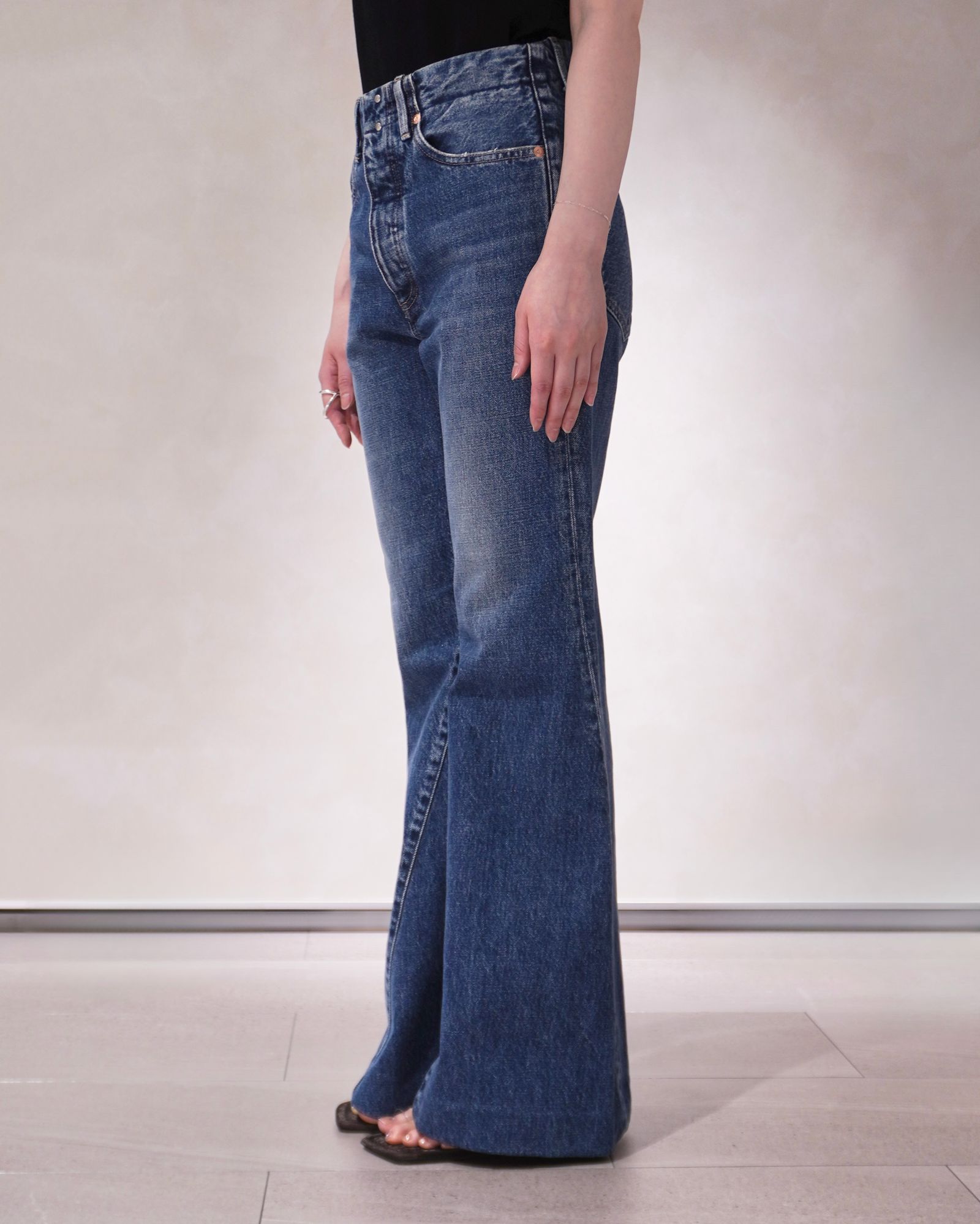 フレアジーンズ トラウザーズデニム (ヴィンテージブルー) FLARE JEAN TROUSERS (Vintage blue) /  レディース