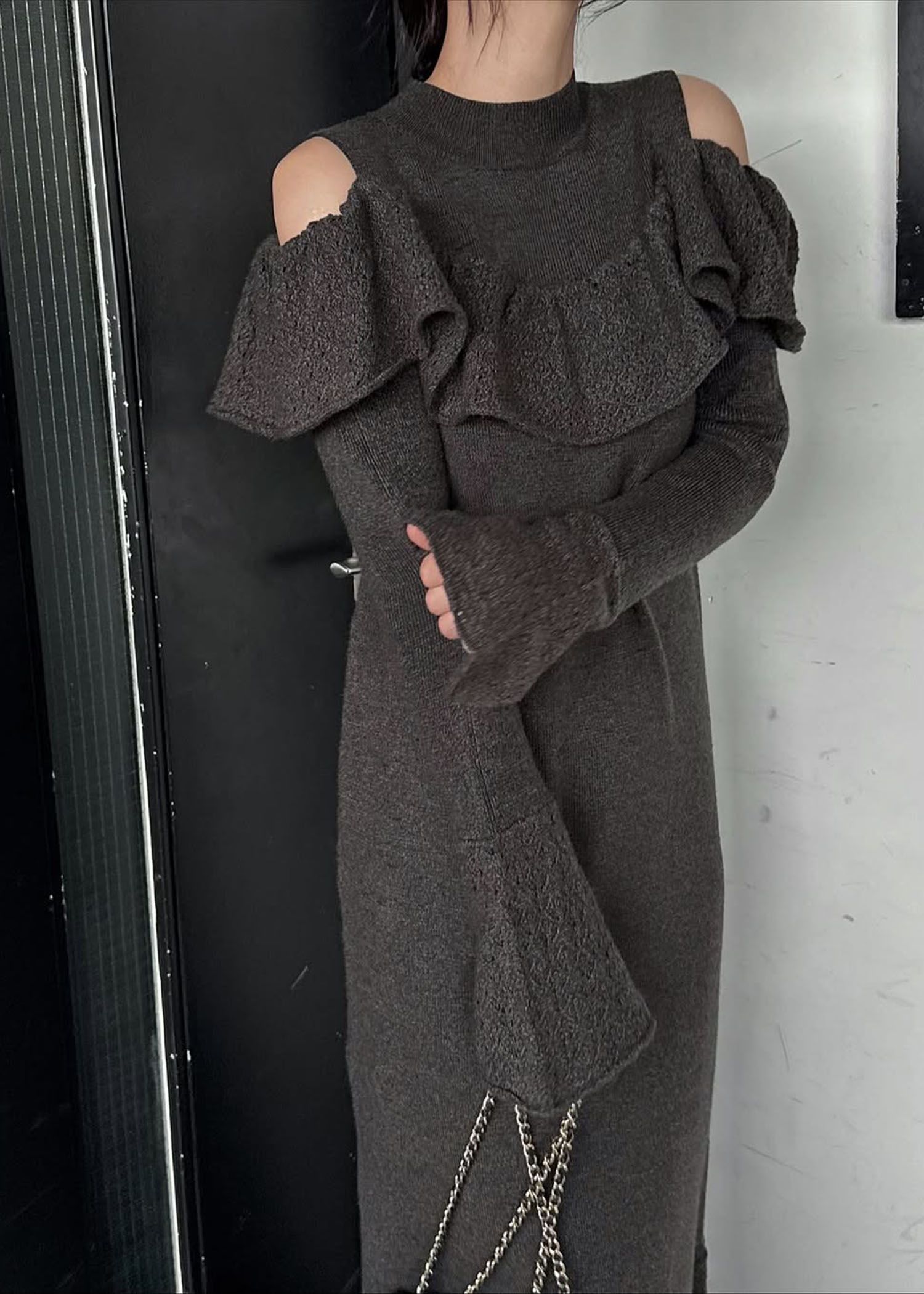 shoulder slit frill mermaid knit OP / ショルダースリットフリル マーメイドワンピース (ブラック) / 25AW /