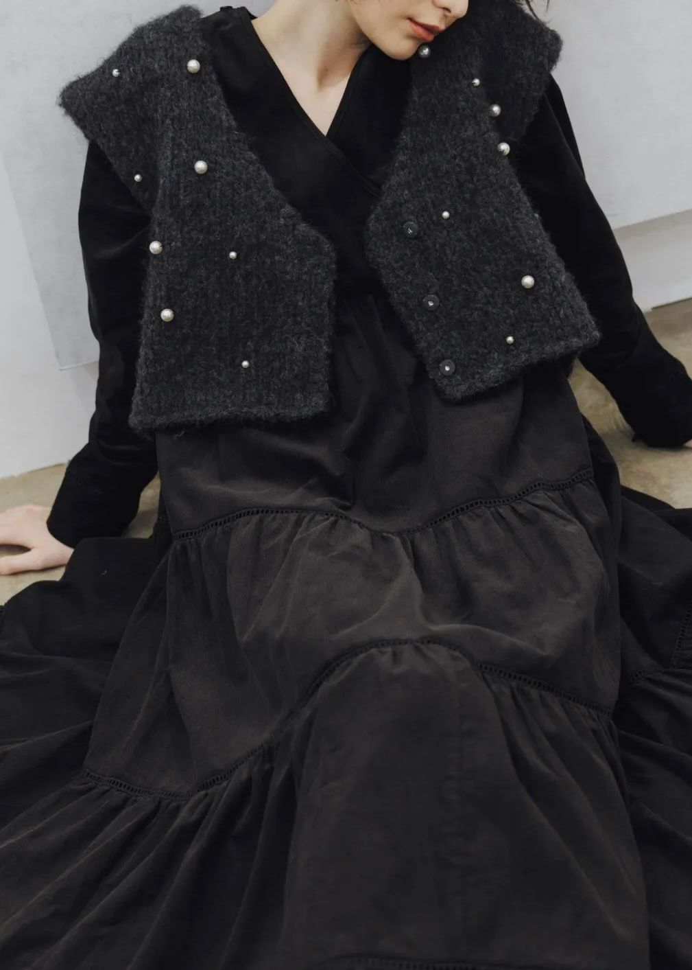handmade random pearl knit vest / ランダムパール ニットベスト (チャコール) / 25AW