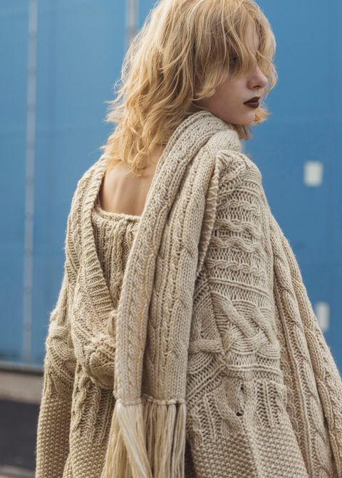 coarse knit cable fringe muffler / フリンジケーブルニットマフラー (タン) / 25AW