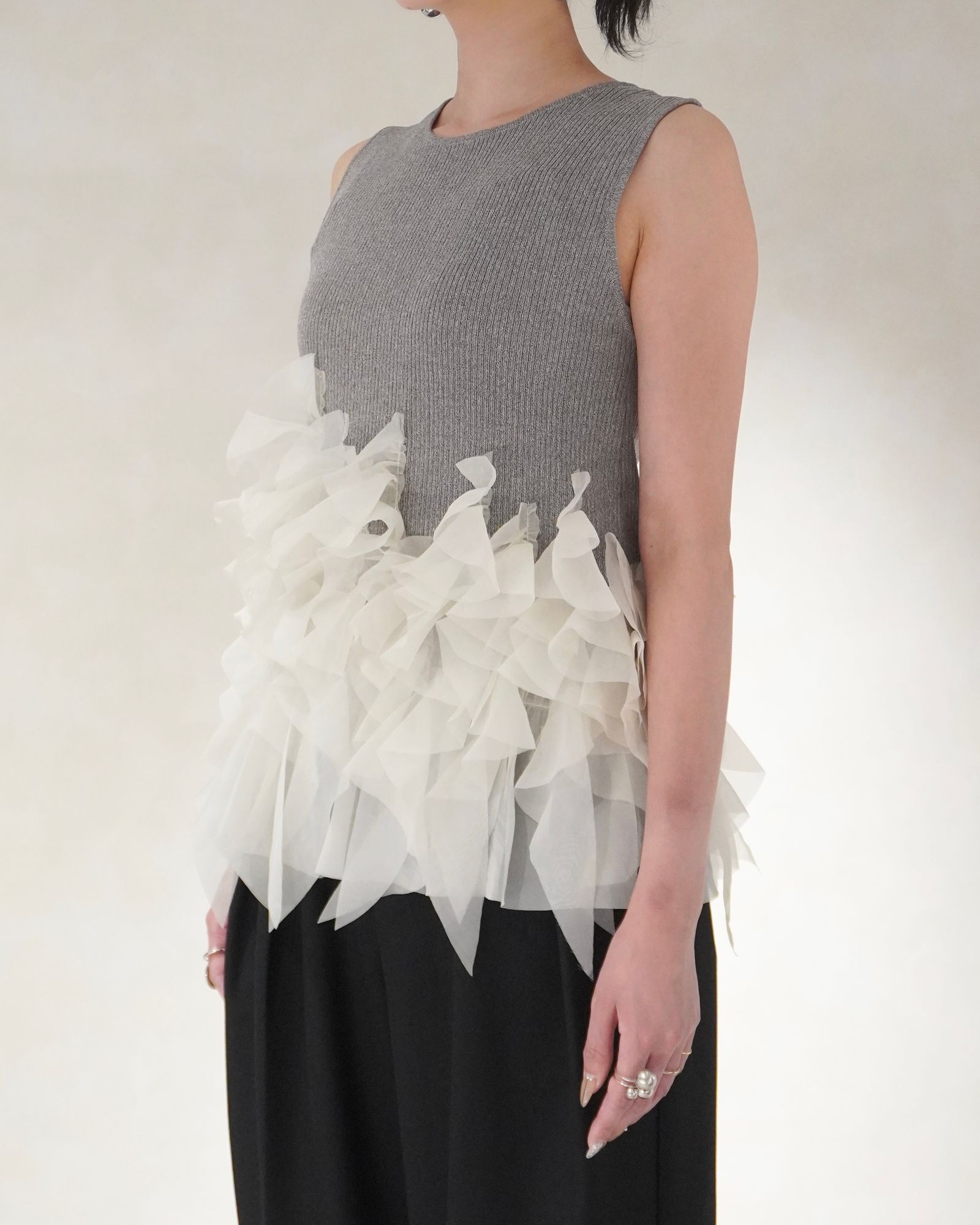 グラデーションフリル ノースリーブニット (ミックス) gradation frill no sleeve knit (Mix) /  26SS