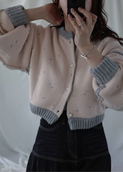 【ショート】ハートドット リバーシブルカーディガン (グレー×ベビーピンク) short heart dot jacquard reversible knit cardigan (gray×baby pink) /  26SS