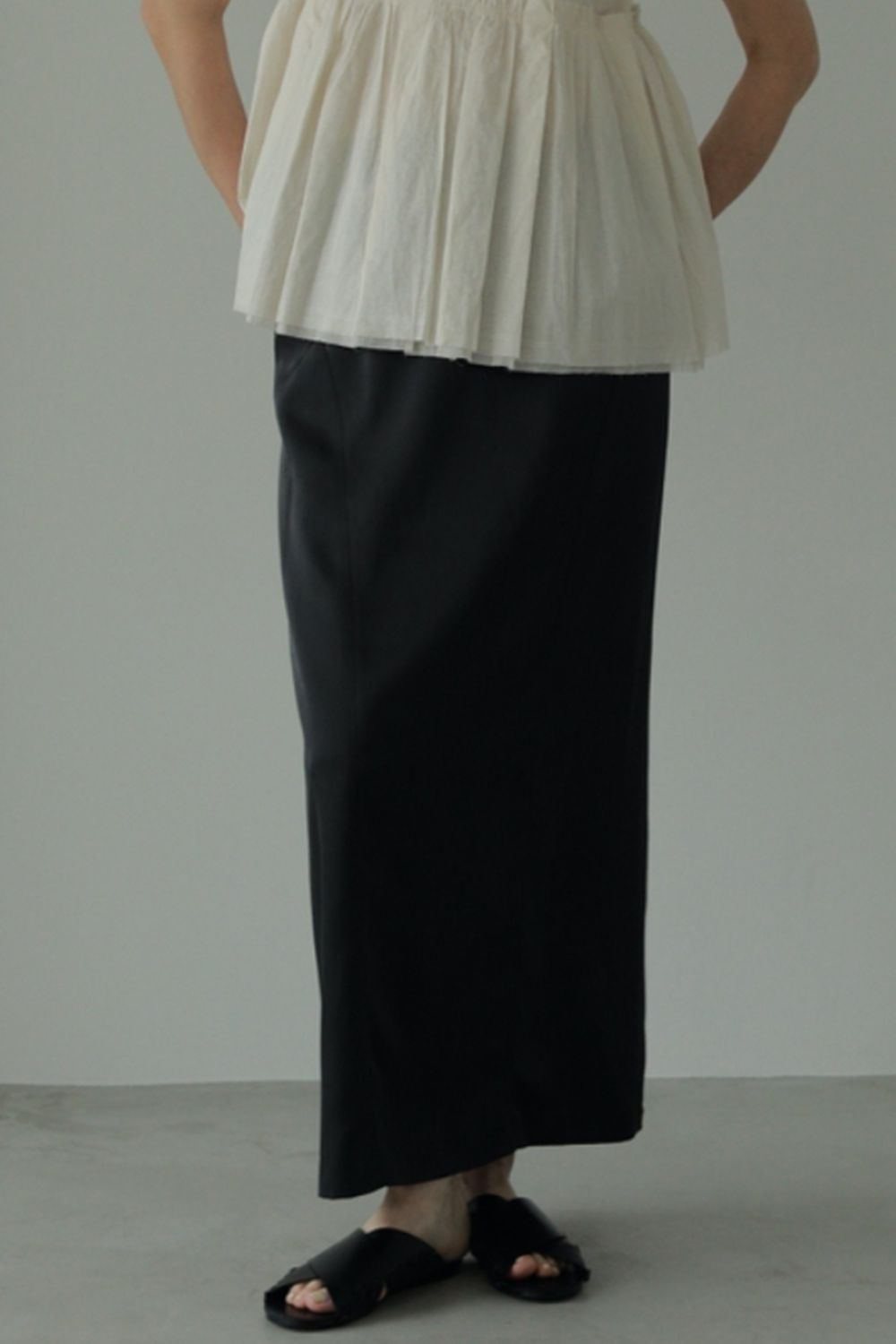 国内発送★Sosandar メタリックペンシルスカート ànuke - Satin Pencil Skirt / サテンペンシルスカート