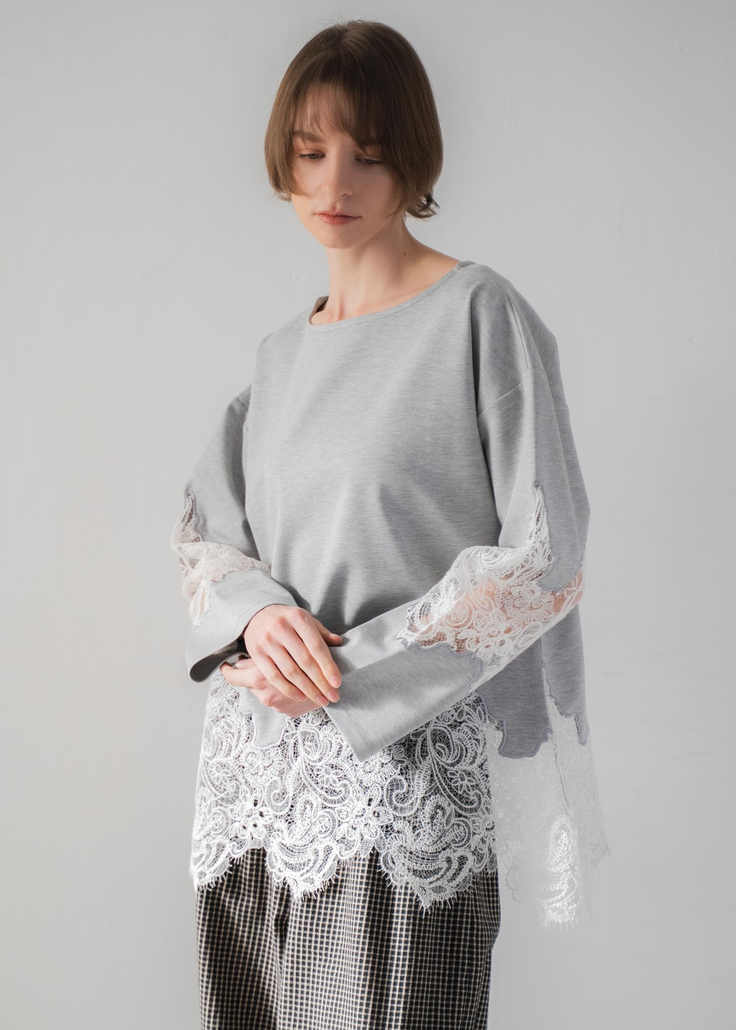 scallop lace sheer panel cut & sewn tops / シアーレース カットソートップス (Gray) / 26SS