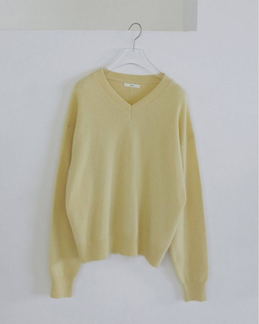 ウールVネックニット (イエロー) Wool Vneck Knit (Yellow) / 26AW 【6月29日まで期間限定予約】
