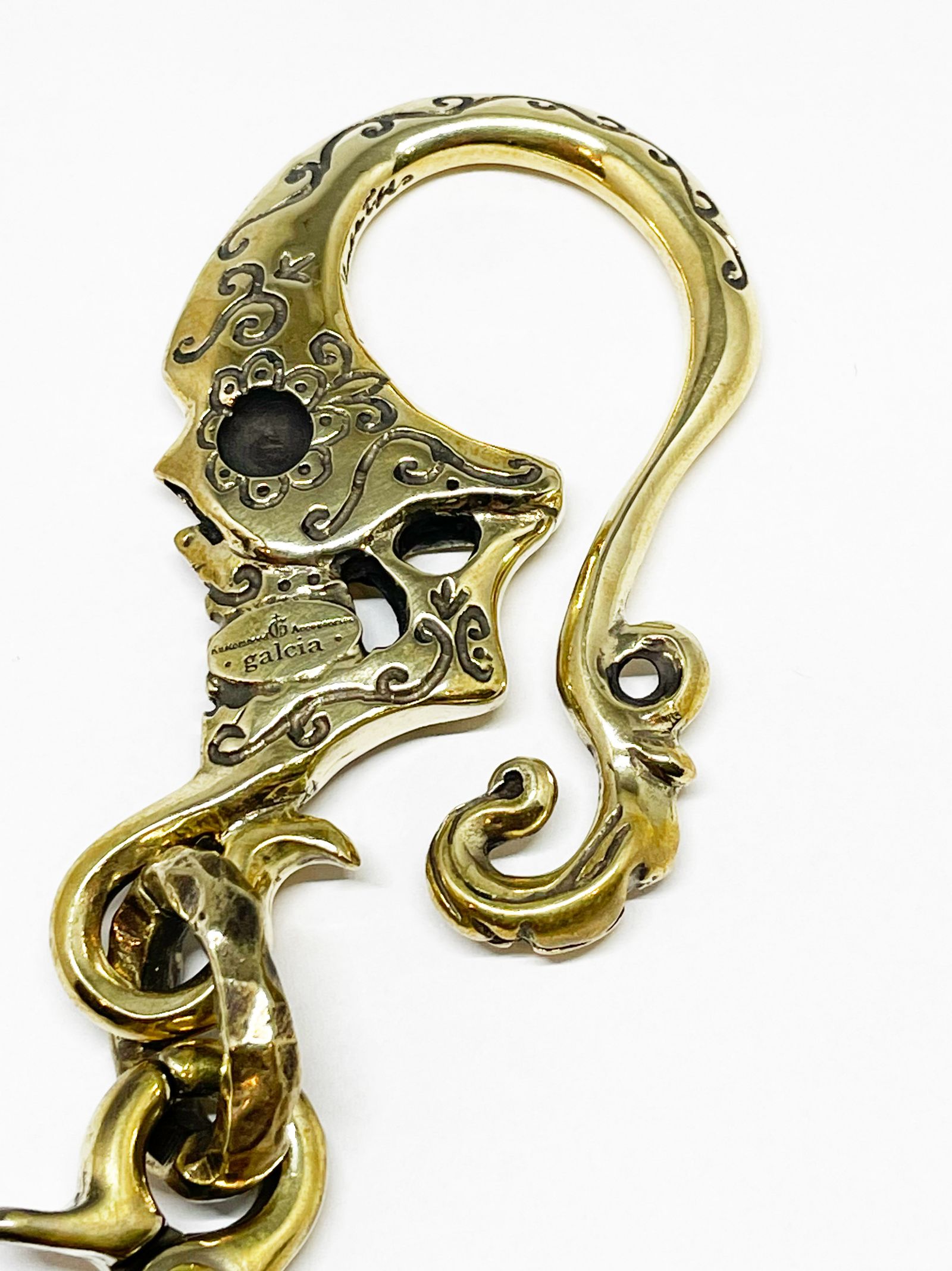 CALAVERA KEYHOLDER (BRASS)