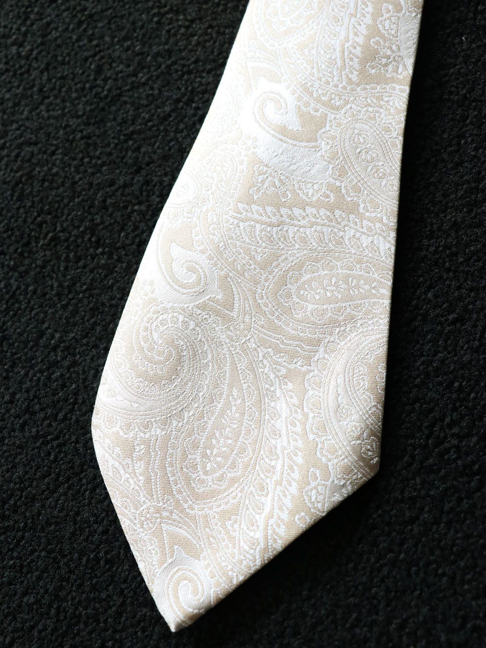 PAISLEY NECK TIE (WHITE)