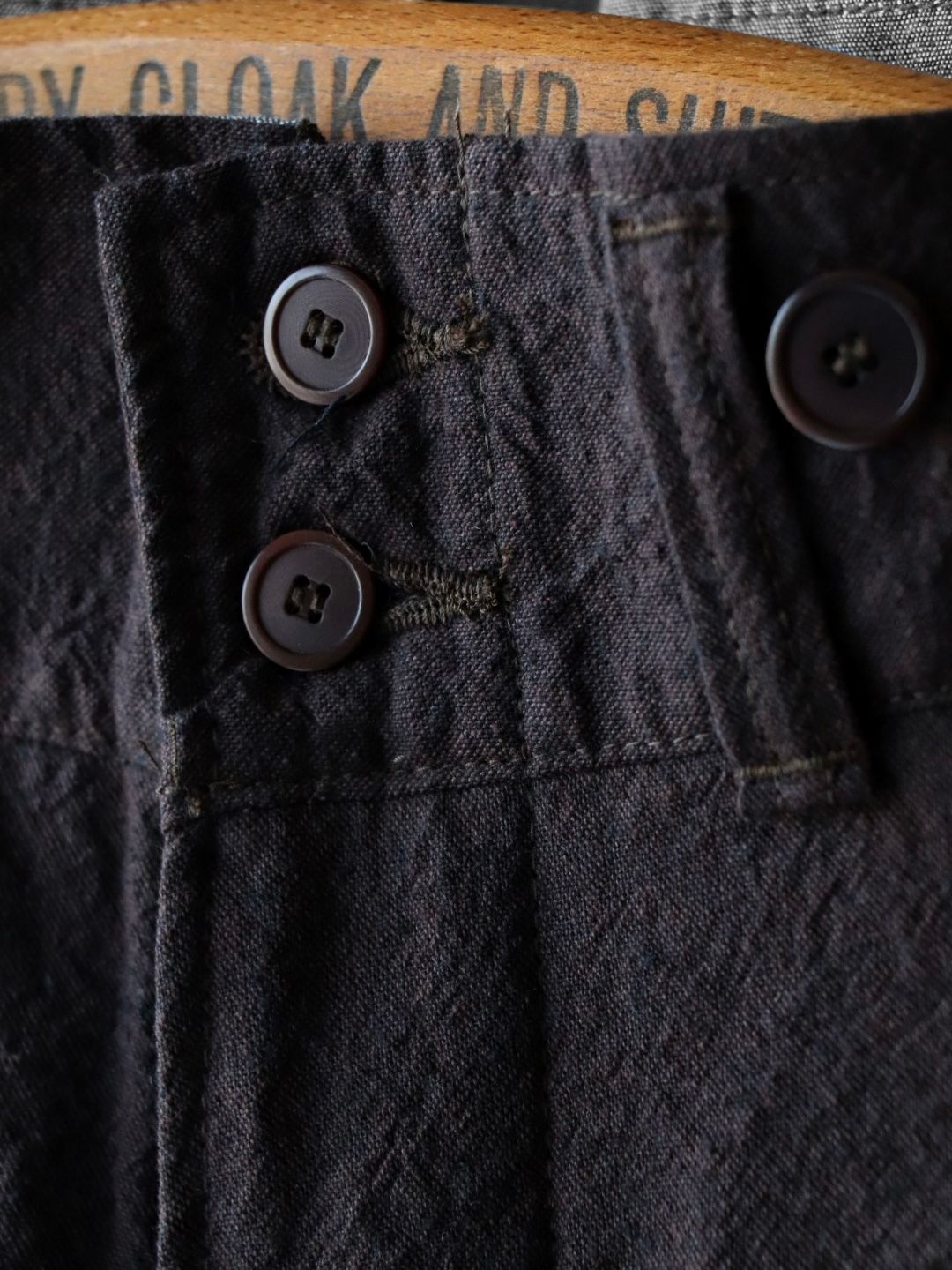 ANCIENT CLOTH AVIGNON TROUSERS (DEAD LEAF BROWN)