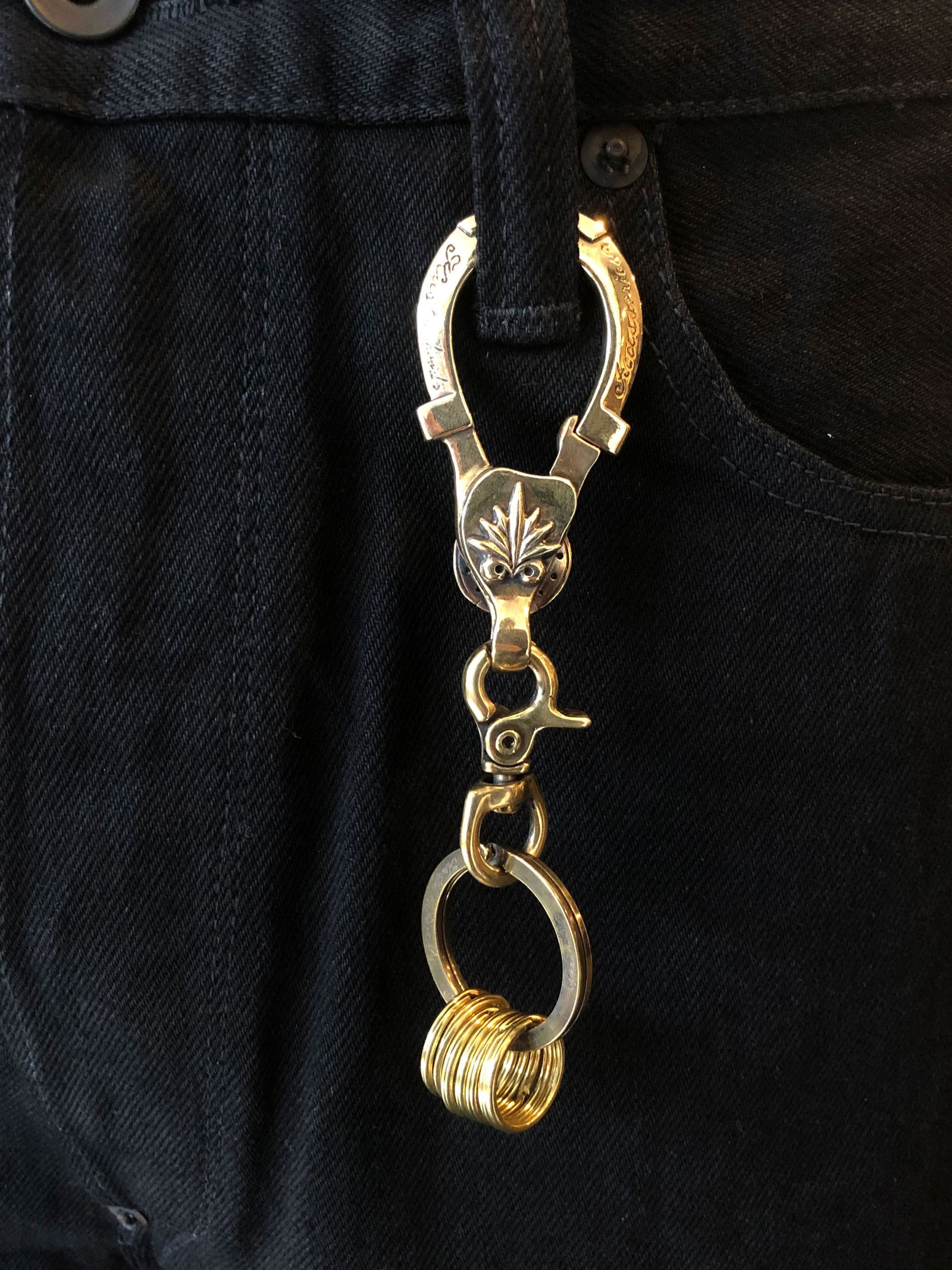 HORSESHOE KEYHOLDER HORSE & AGAVE (BRASS)