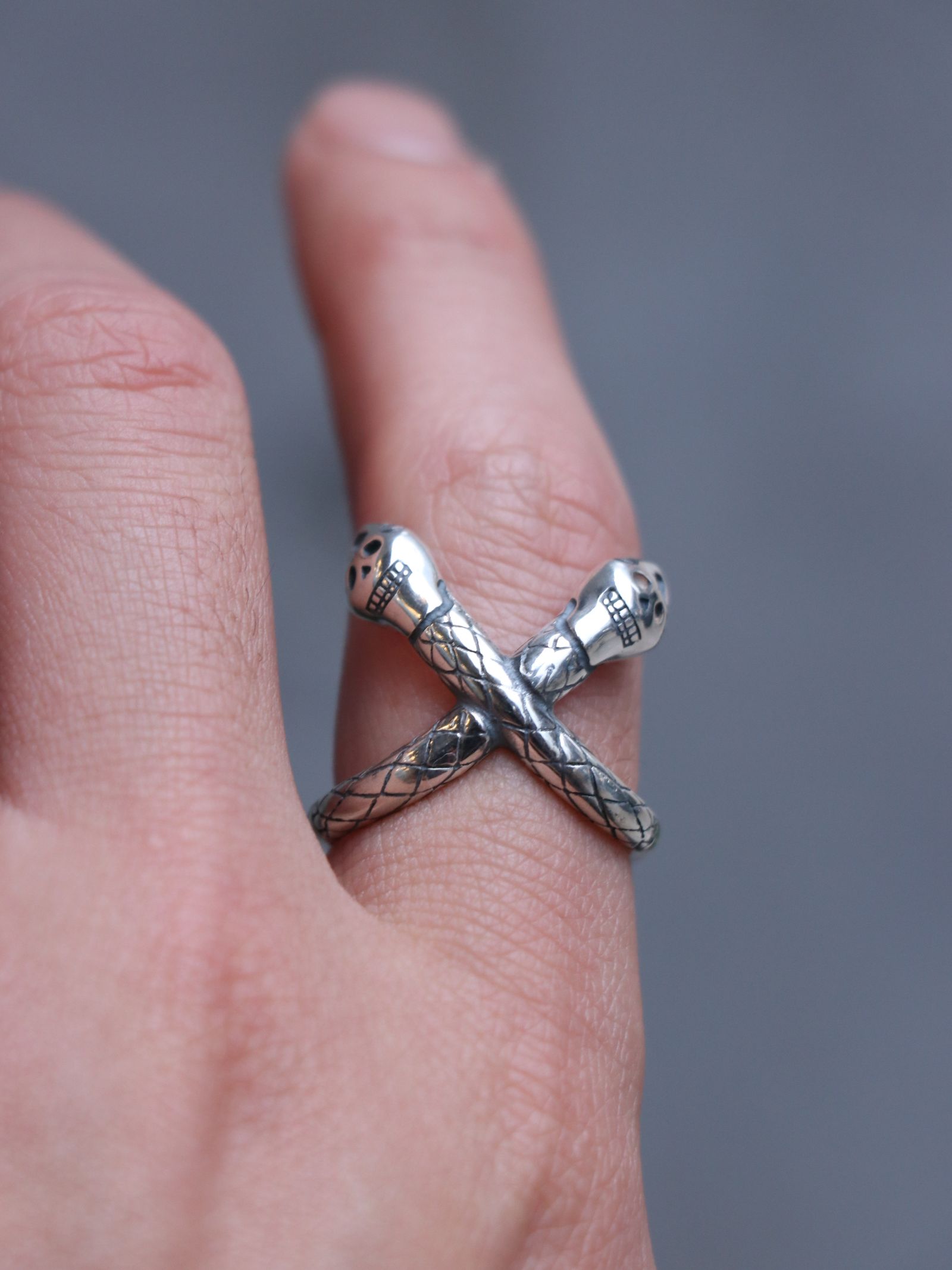 "SKANDA×galcia" CROSS SNEAK RING (SILVER925)
