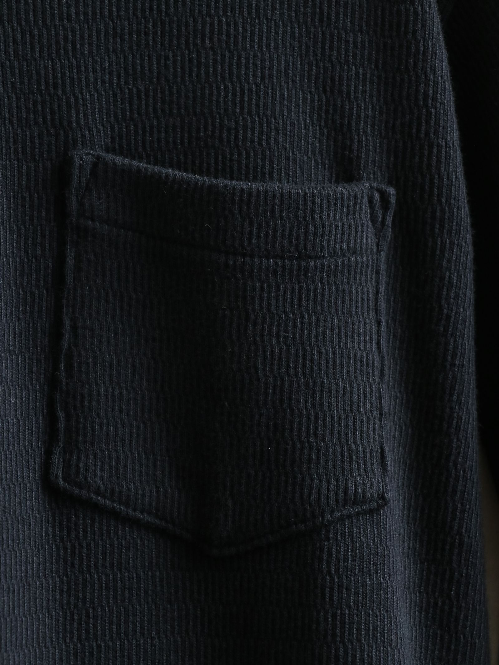 【即日発送可能】"AVIAKIT WAFFEL" T-SHIRTS HENLEY NECK (BLACK)