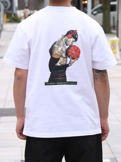 ”SKANDA×GRAVYSOURCE” W-NAME TEE (WHITE)