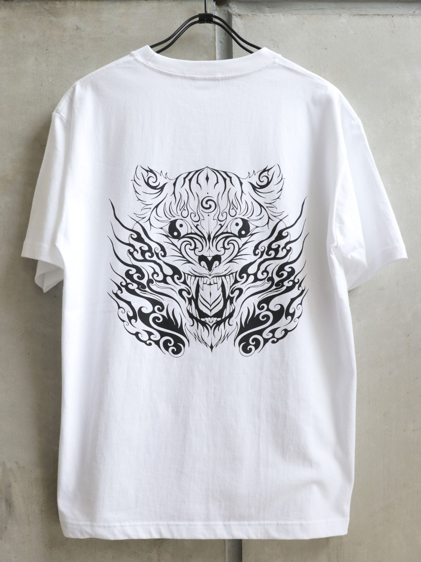トライバル タイガーTシャツ(ホワイト) / TRIBAL TIGER TEE