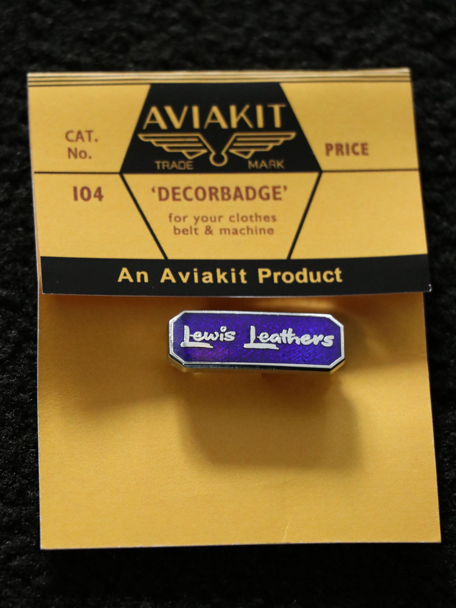 【即日発送可能】"LEWIS LEATHER RECTANGLE" BADGE