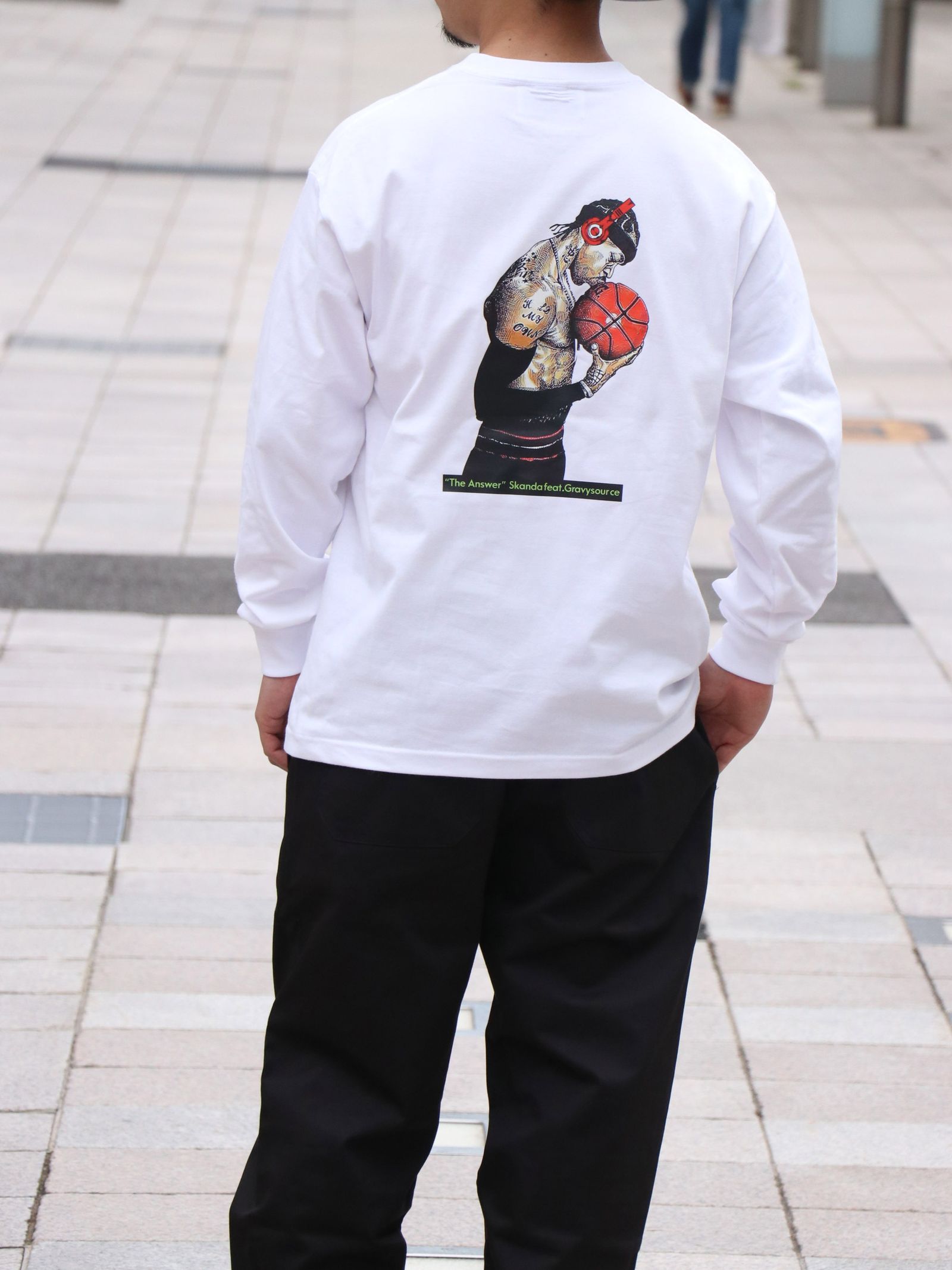 ”SKANDA×GRAVYSOURCE” W-NAME L/S TEE (WHITE)