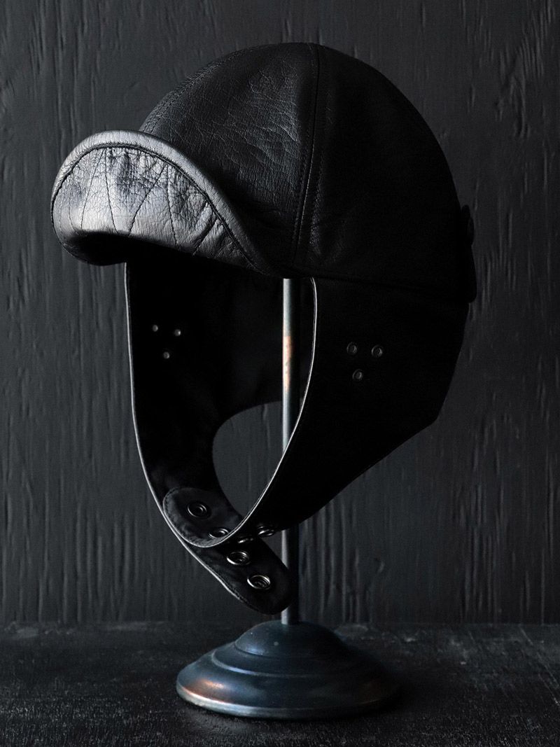 BLACK SIGN - LEATHER AVIATOR CAP (MUD BLACK) | SKANDA