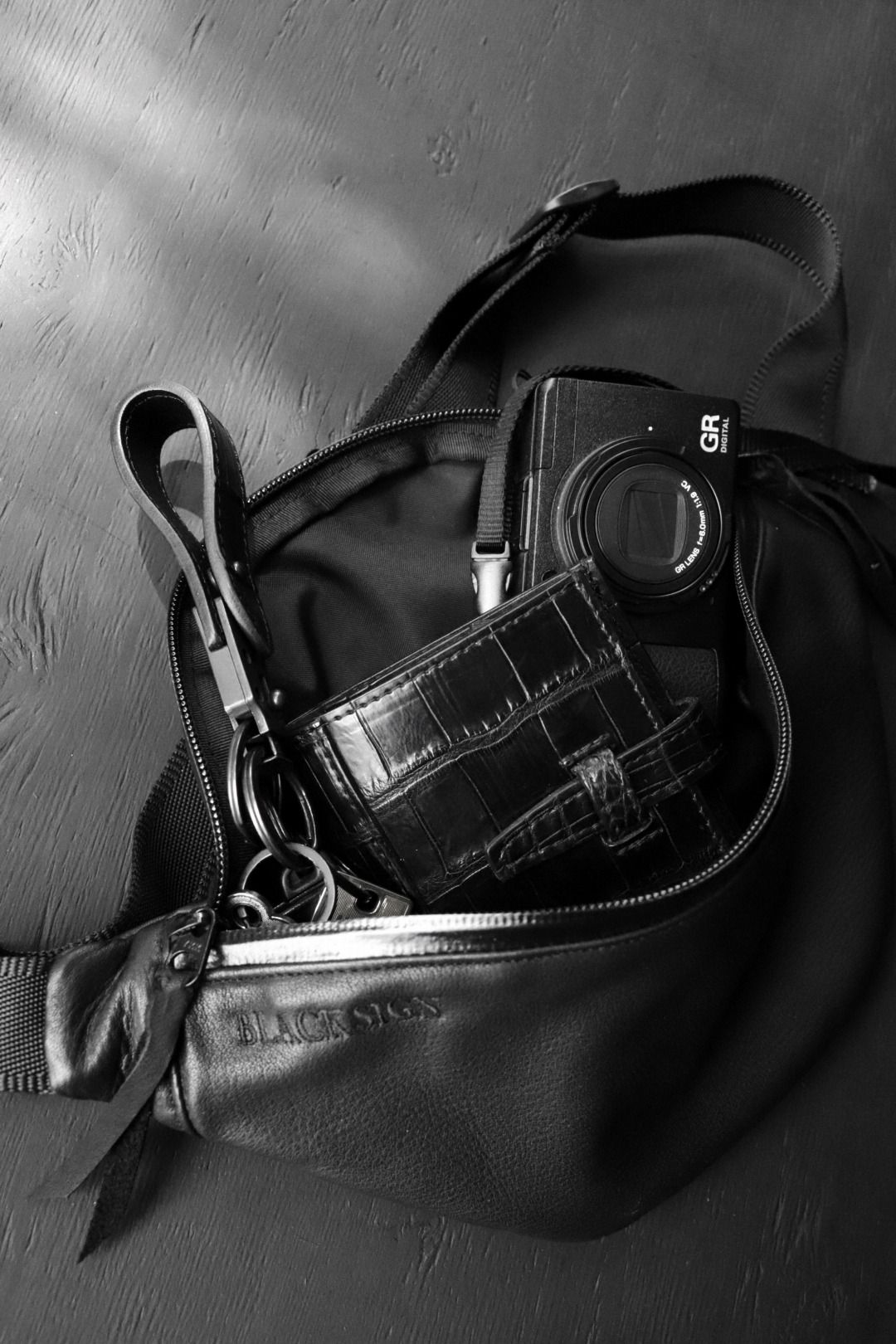 BS STEALTH POUCH (STEALTH BLACK)