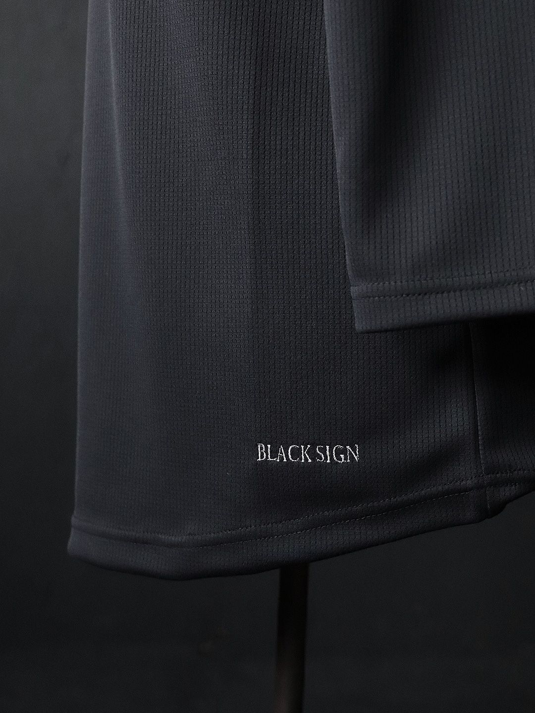 HIGH-SPEC U-NECK SPORTSWEAR