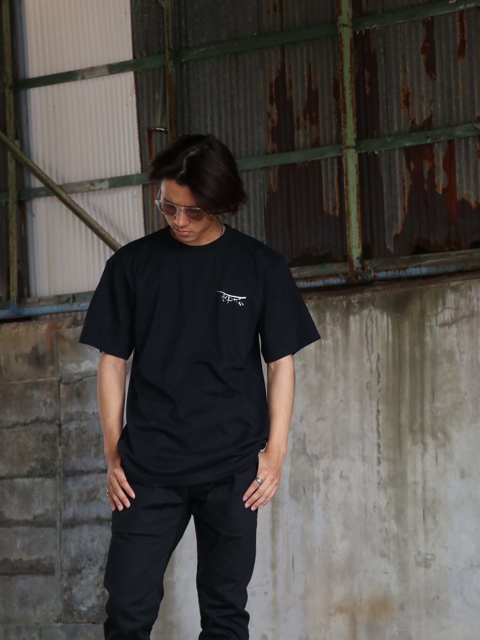 "DARK MATTER" S/S TEE / "DARK MATTER" Tシャツ(ブラック）