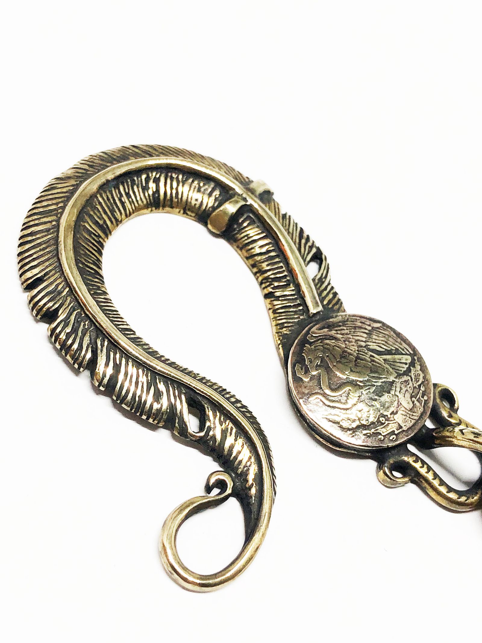 AGUILA MEXICANA FEATHER KEYHOLDER (BRASS)