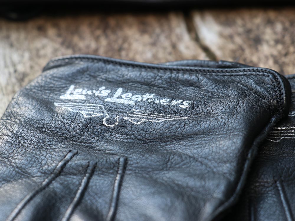 No.810 Strap Gloves　"経年変化"