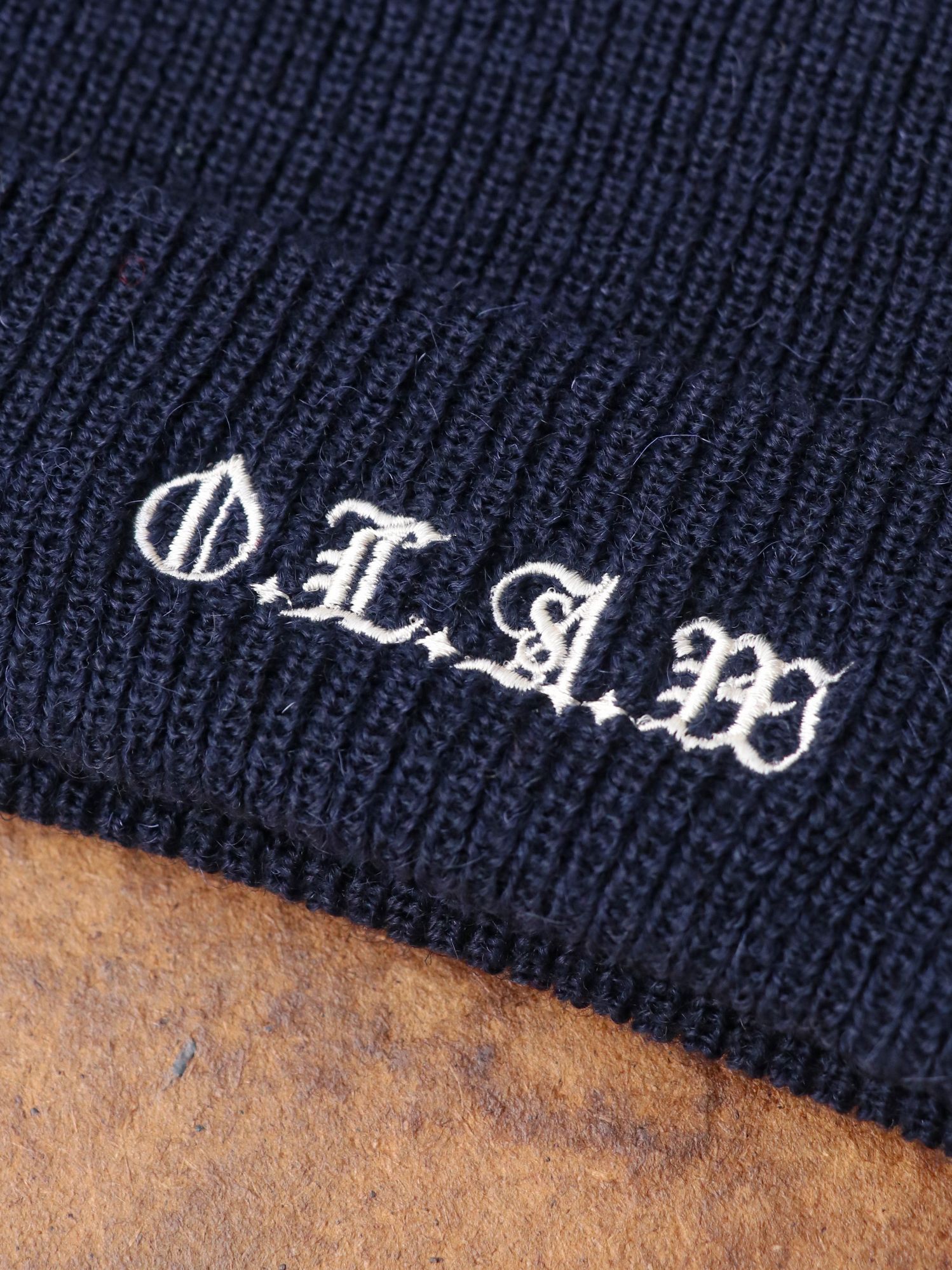 O.L.A.W EMBROIDERY KNIT CAP (NAVY)