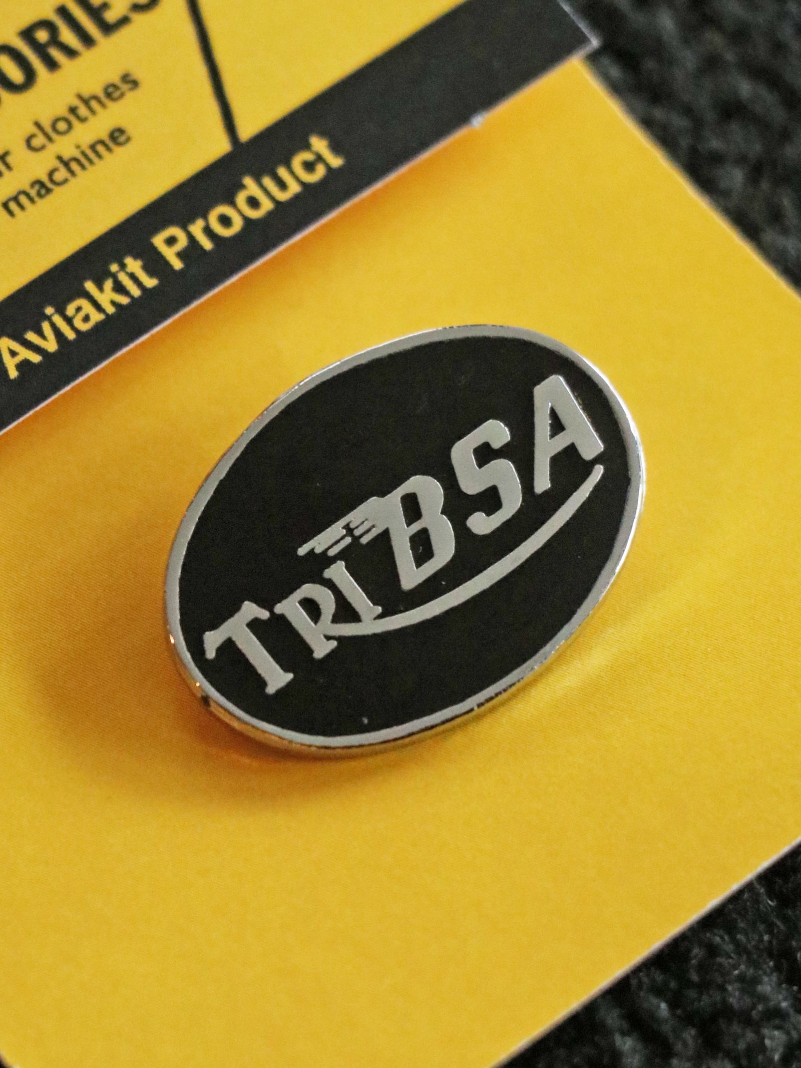 【即日発送可能】"TRI BSA" BADGE