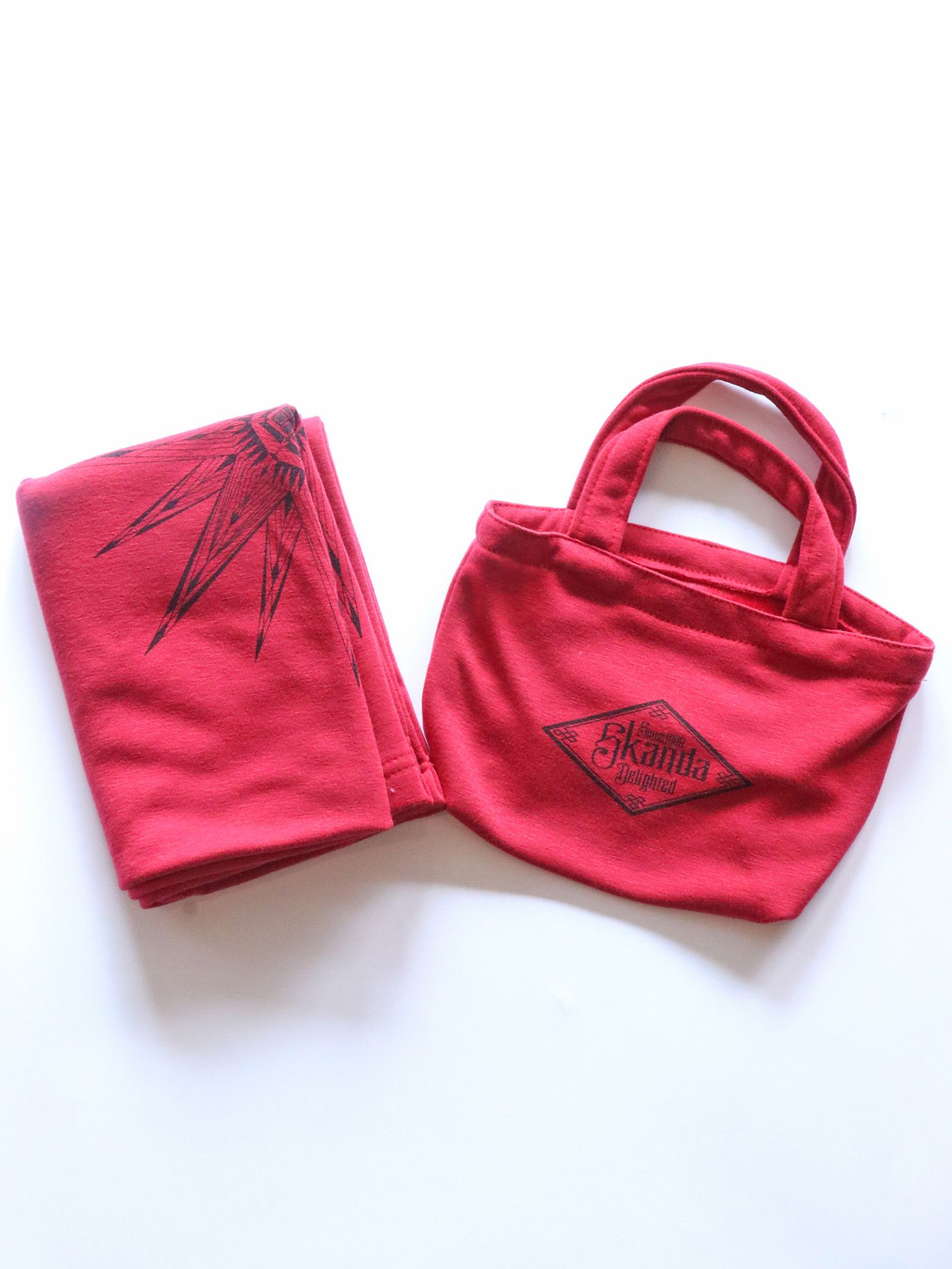 "SOLUA" SMOOTH BLANKET- (SMALL) (BLACK,NAVY,RED)