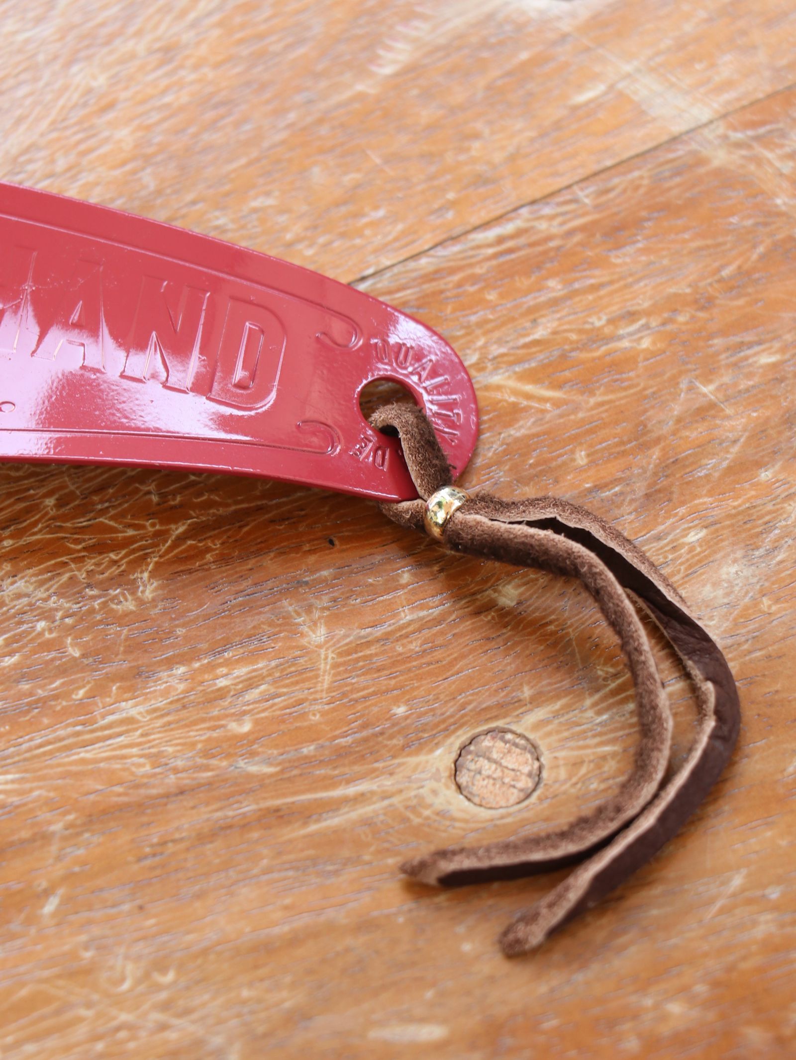 SHOE HORN (RED)