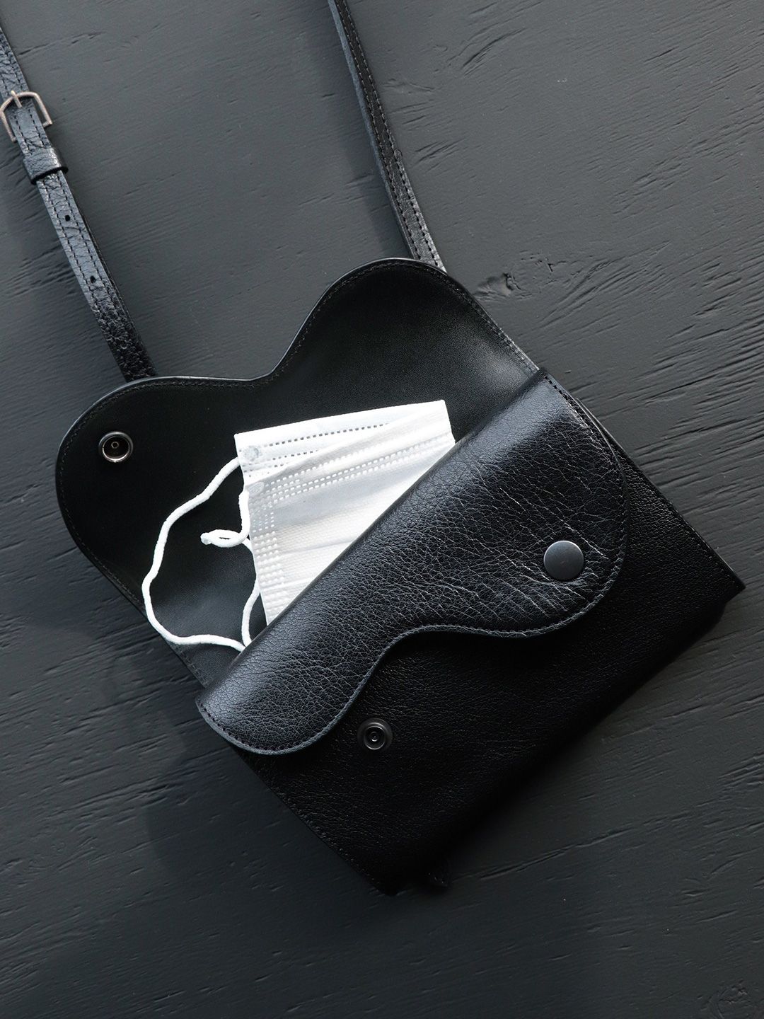 BLACK SIGN - BLACK EYE DOUBLE FLAP PASSPORT BAG (BLACK) | SKANDA