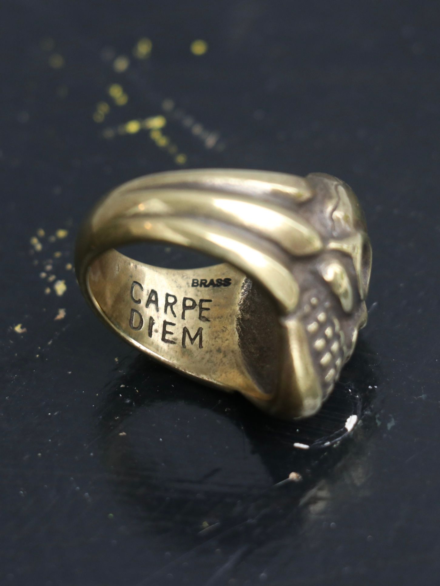 BLACK SIGN - CARPE DIEM RING (BRASS) | SKANDA