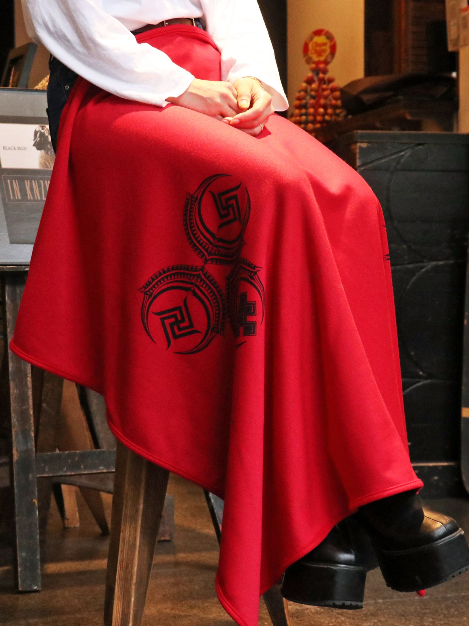 "SOLUA" SMOOTH BLANKET -(LARGE) (BLACK,NAVY,RED)