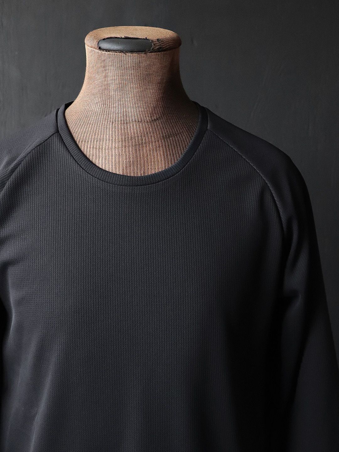 HIGH-SPEC U-NECK SPORTSWEAR