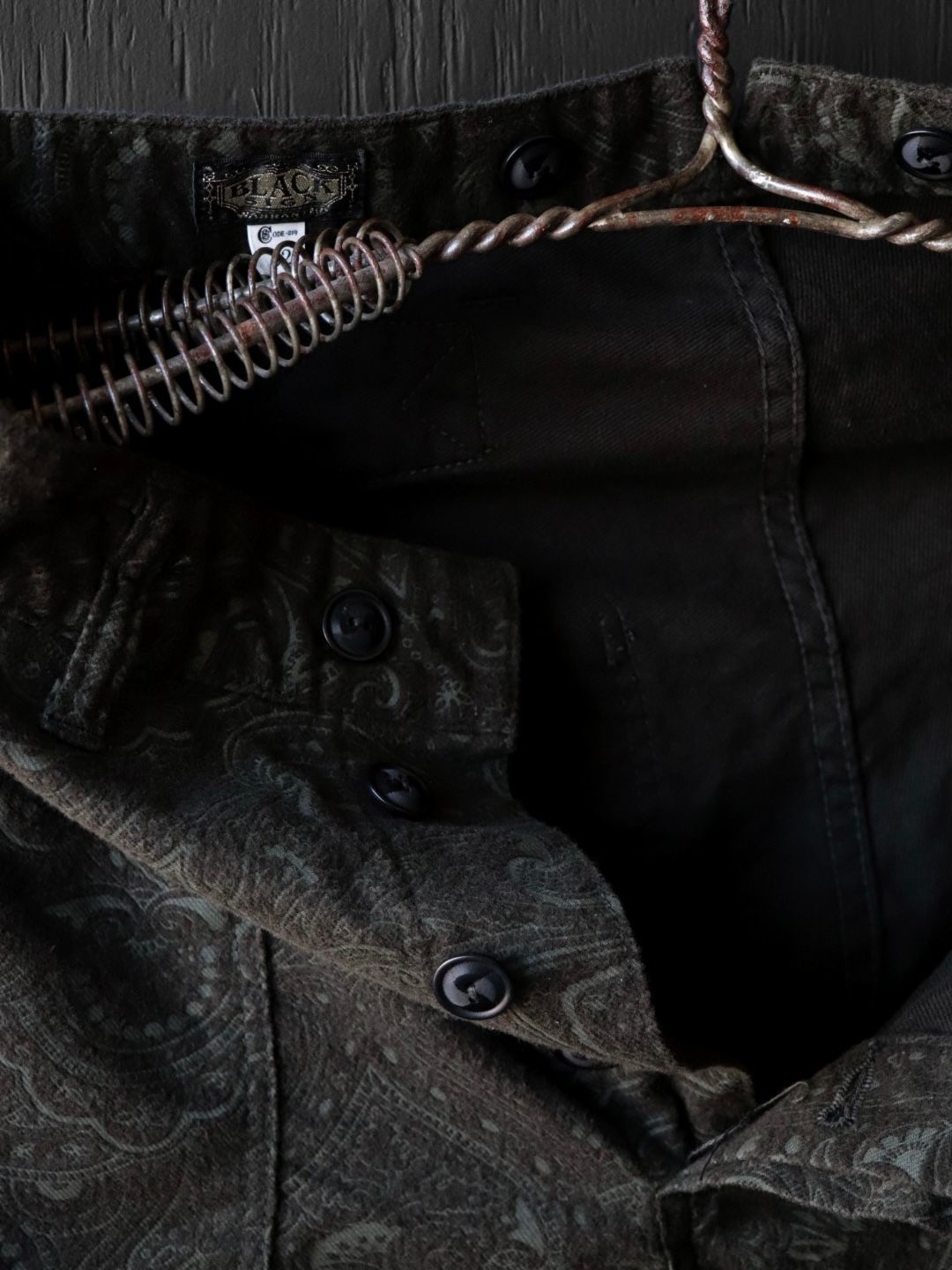 1920s GOTHIC PATTERN BRUSHED VIYELLA MONTGOMERY TROUSERS (SMOKY OLIVE)