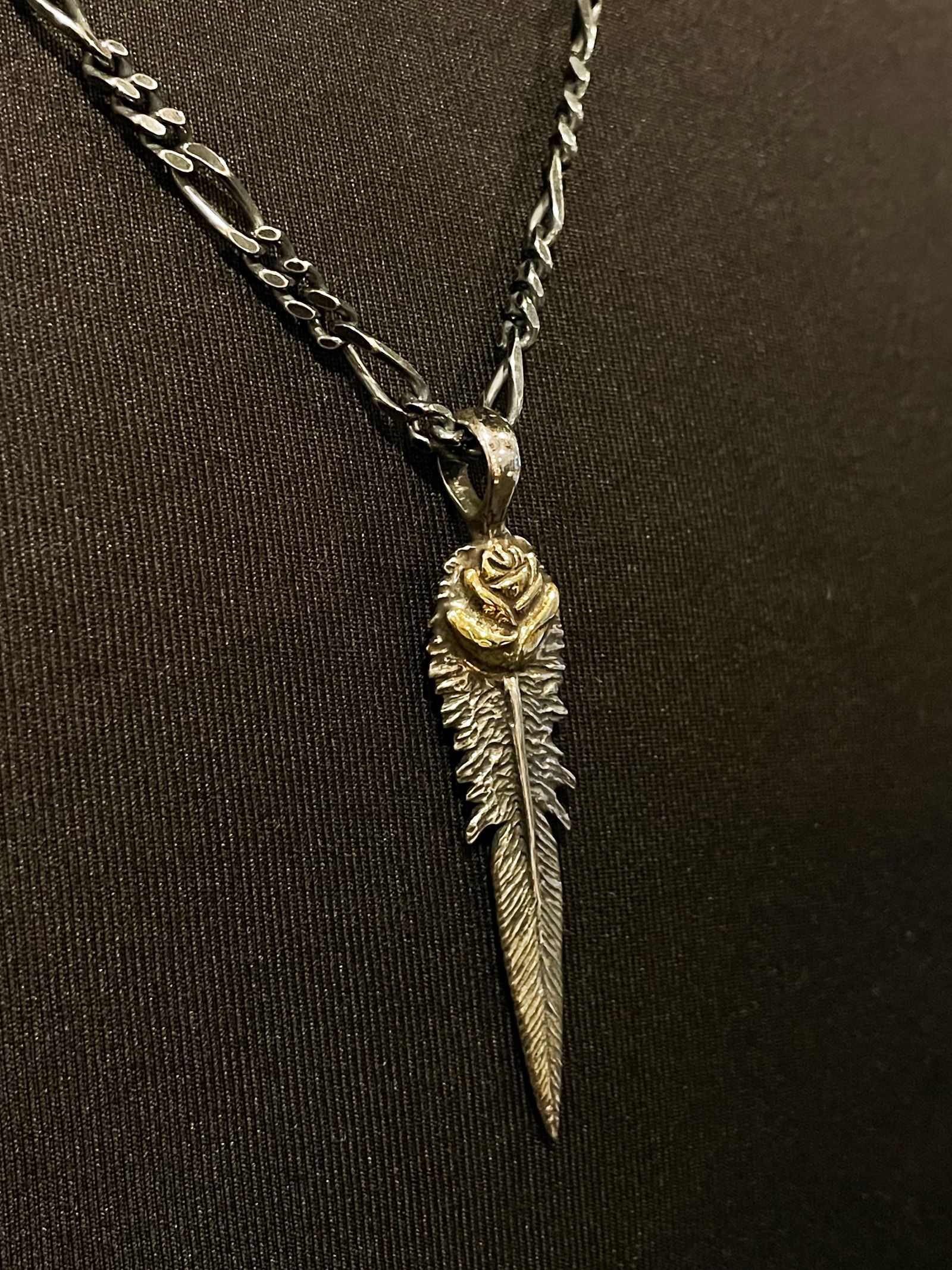 ROSE FEATHER NECKTOP (BRASS & SILVER925)