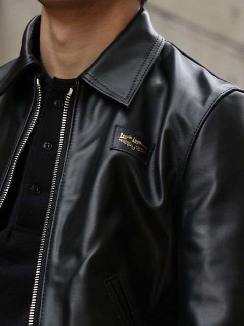 ライダース×スラックスで大人カジュアルに