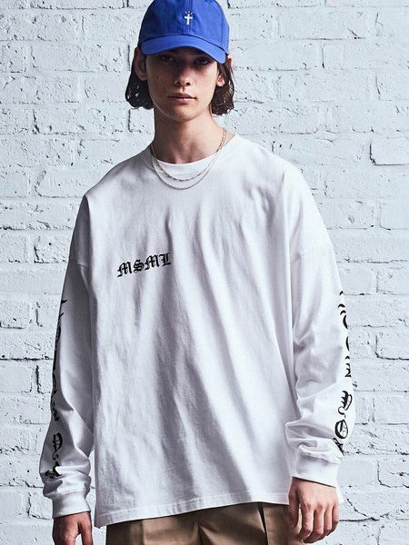 スカルグラフィックオーバーサイズロングスリーブTシャツ / SKULL GRAPHIC OVERSIZED LONG SLEEVE TEE